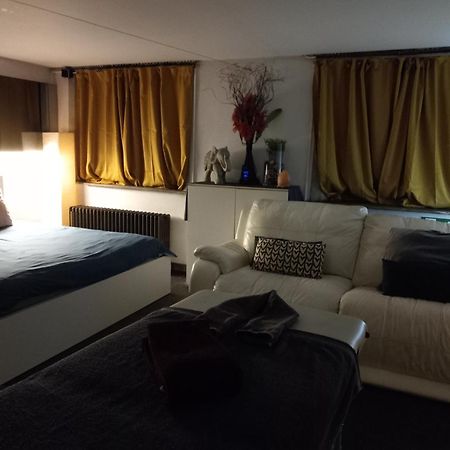 Nice And Cosy Place With Jacuzzi And Sauna To Relax In The Centre Of Amberes Exterior foto